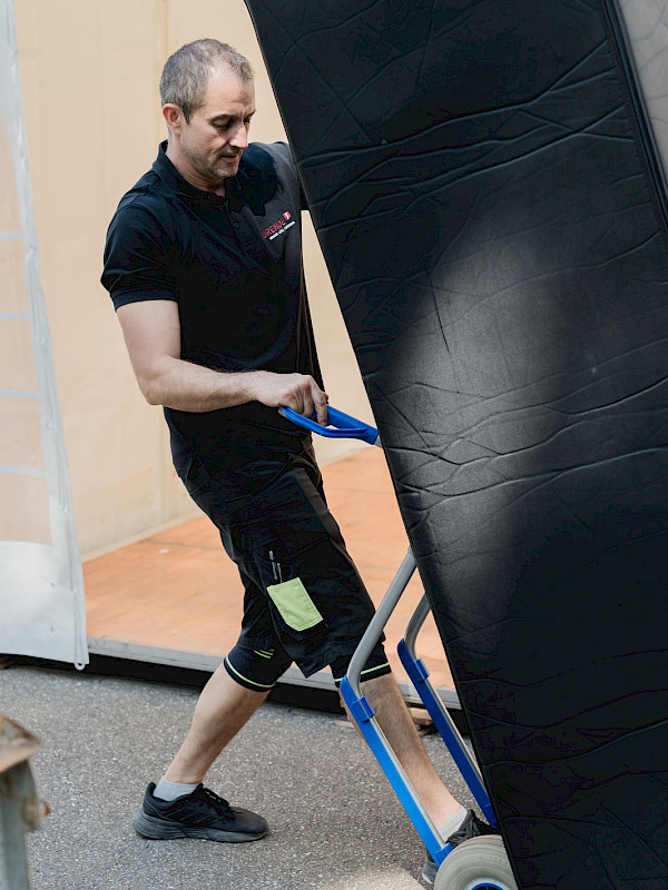 Stellenanzeige: Logistiker / Logistikerin (m/w/d)